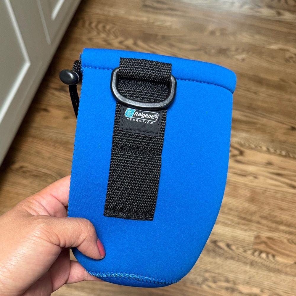 Nalgene Blue Neoprene Bottle Sleeve with Loop